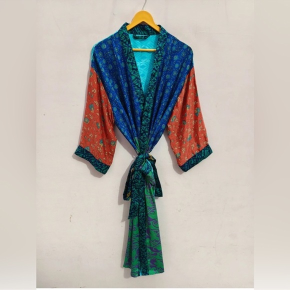 Kimono From Upcycled Silk Saris One size - Picture 5 of 9